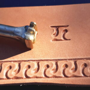 Zaoblený řecký meandr razidlo