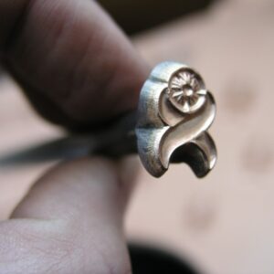 Okraj s růží razidlo do kůže