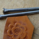 Vějíř camouflage okraj do kůže