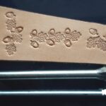 Dub a žalud razidla do kůže