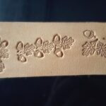 Dub a žalud razidla do kůže