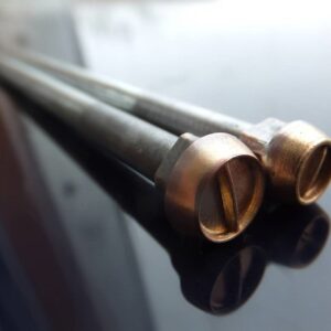 šrouby 2 razidla do kůže