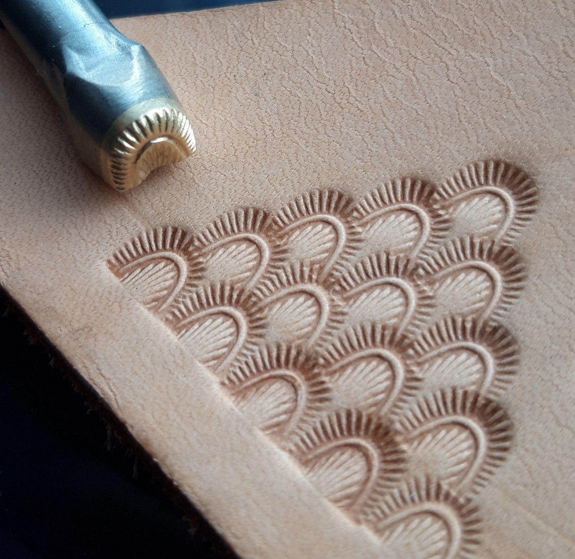 Dračí kůže malá razidlo do kůže