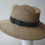 Lichoběžník a lilie razidla do kůže