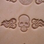 Plamen a lebka raznice do kůže