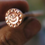 Sluníčko slunce razidlo do kůže