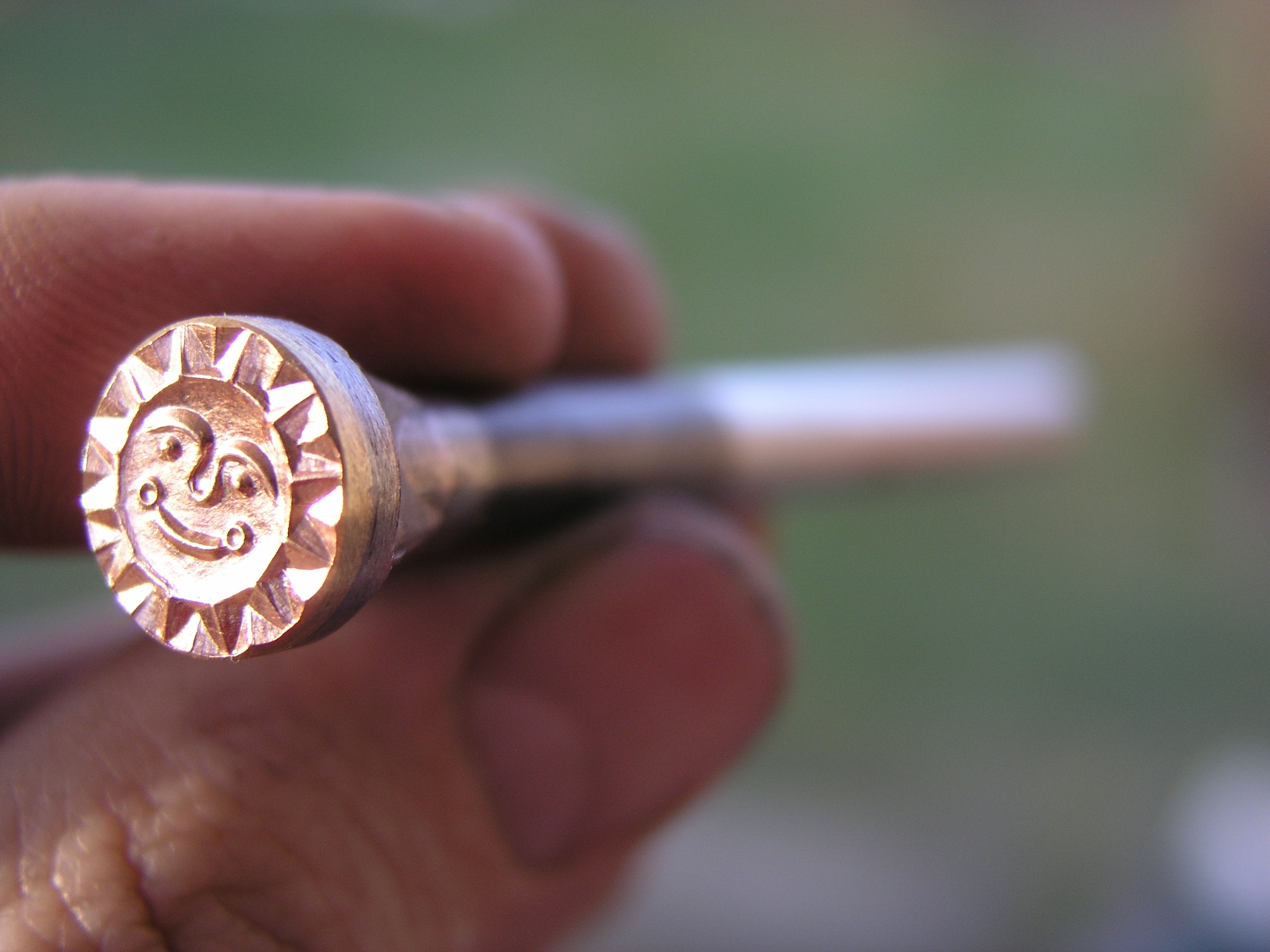 Sluníčko slunce razidlo do kůže