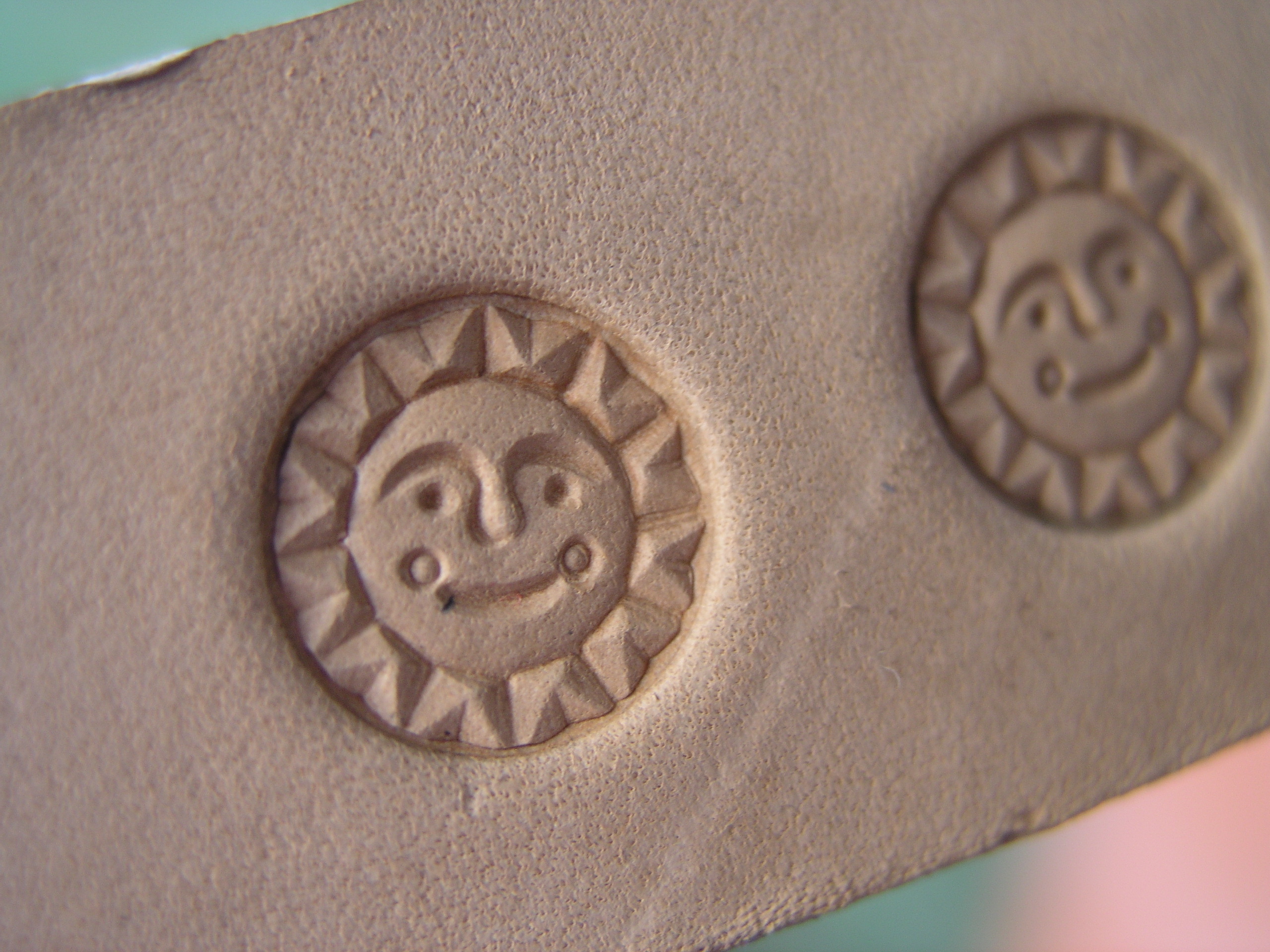 Sluníčko slunce razidlo do kůže