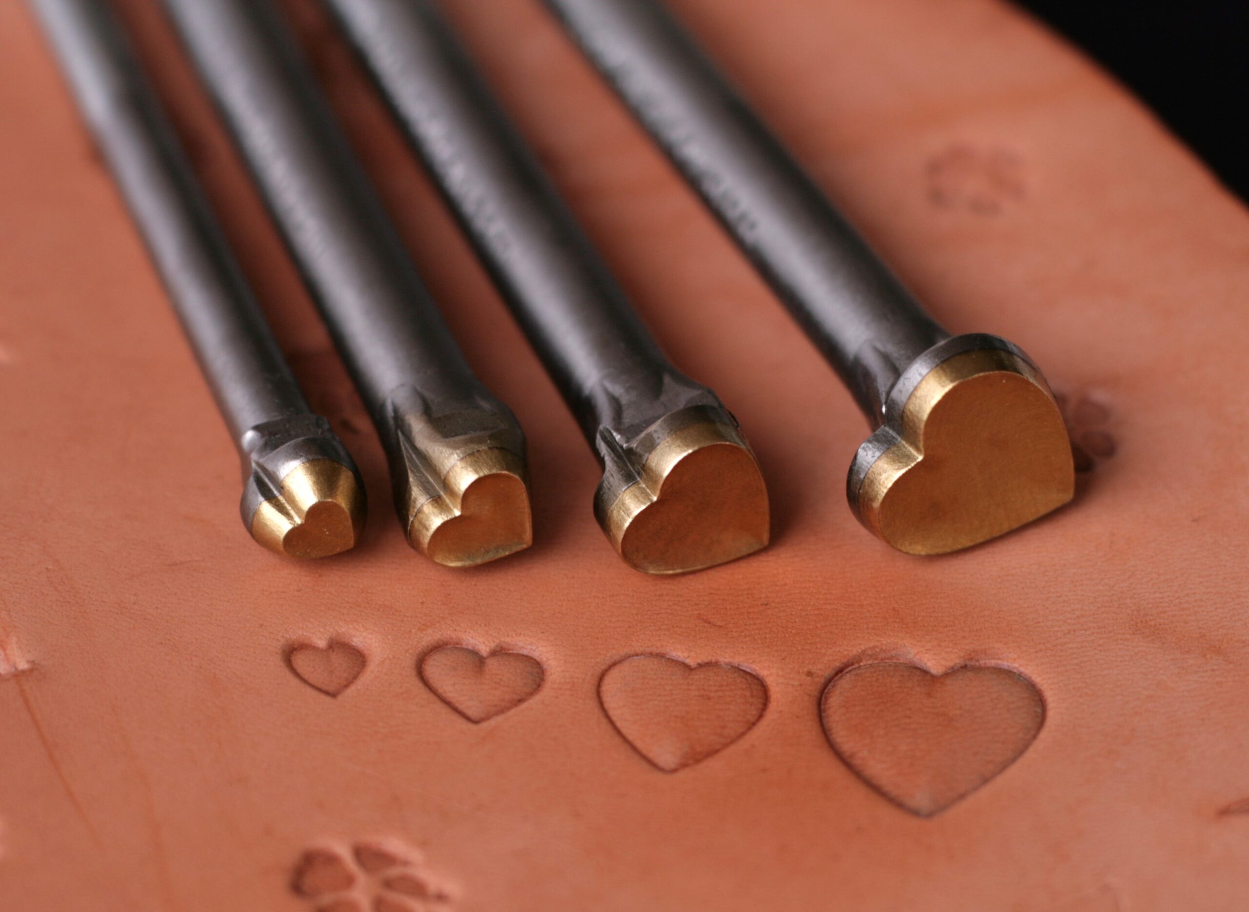 4 srdce razidla do kůže