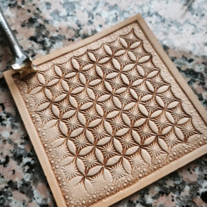 Hvězda s ornamentem do kůže