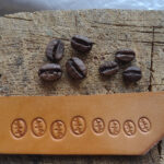 2 Kávová zrna – 2 Coffee beans